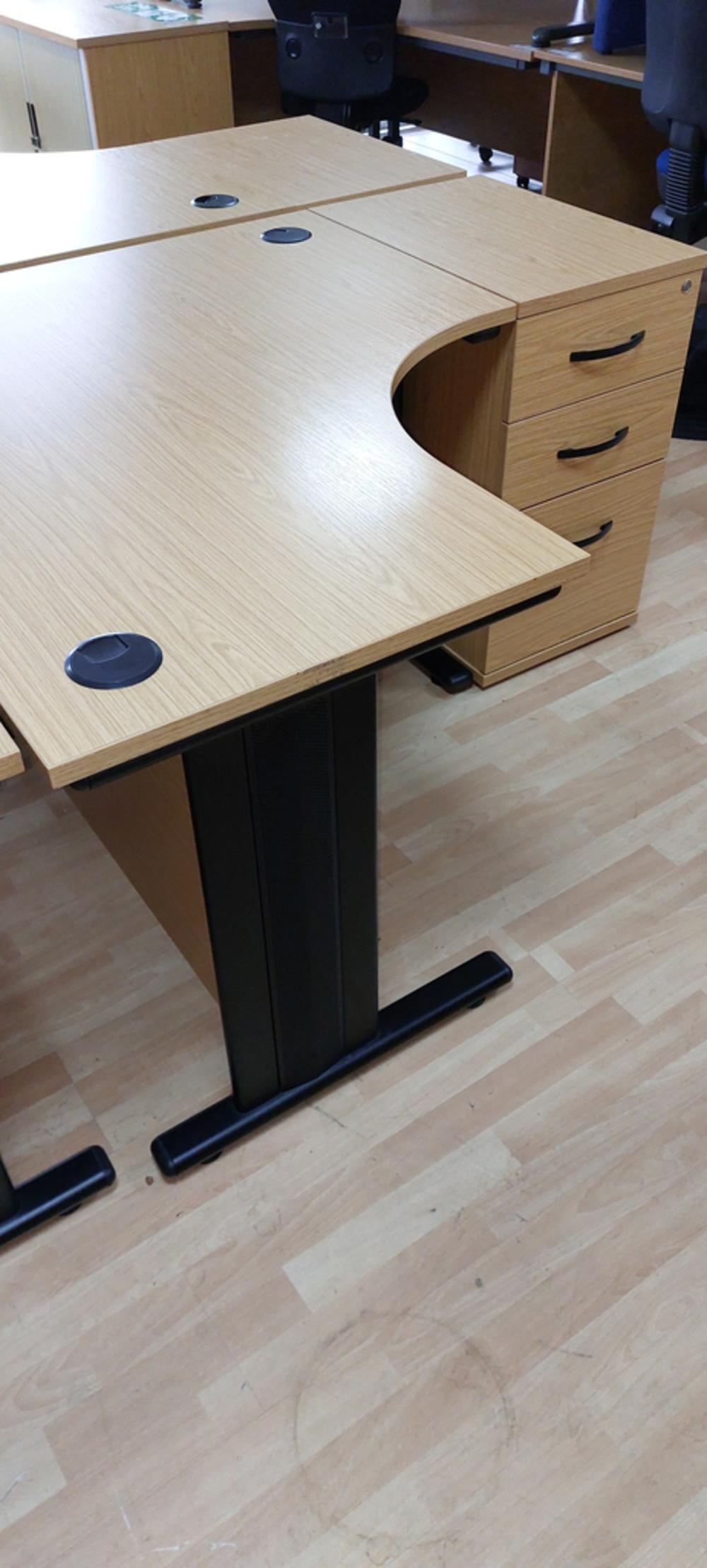 RightHanded Calva Oak 1400 x 1600mm Radial Desk With 600mm Ends 