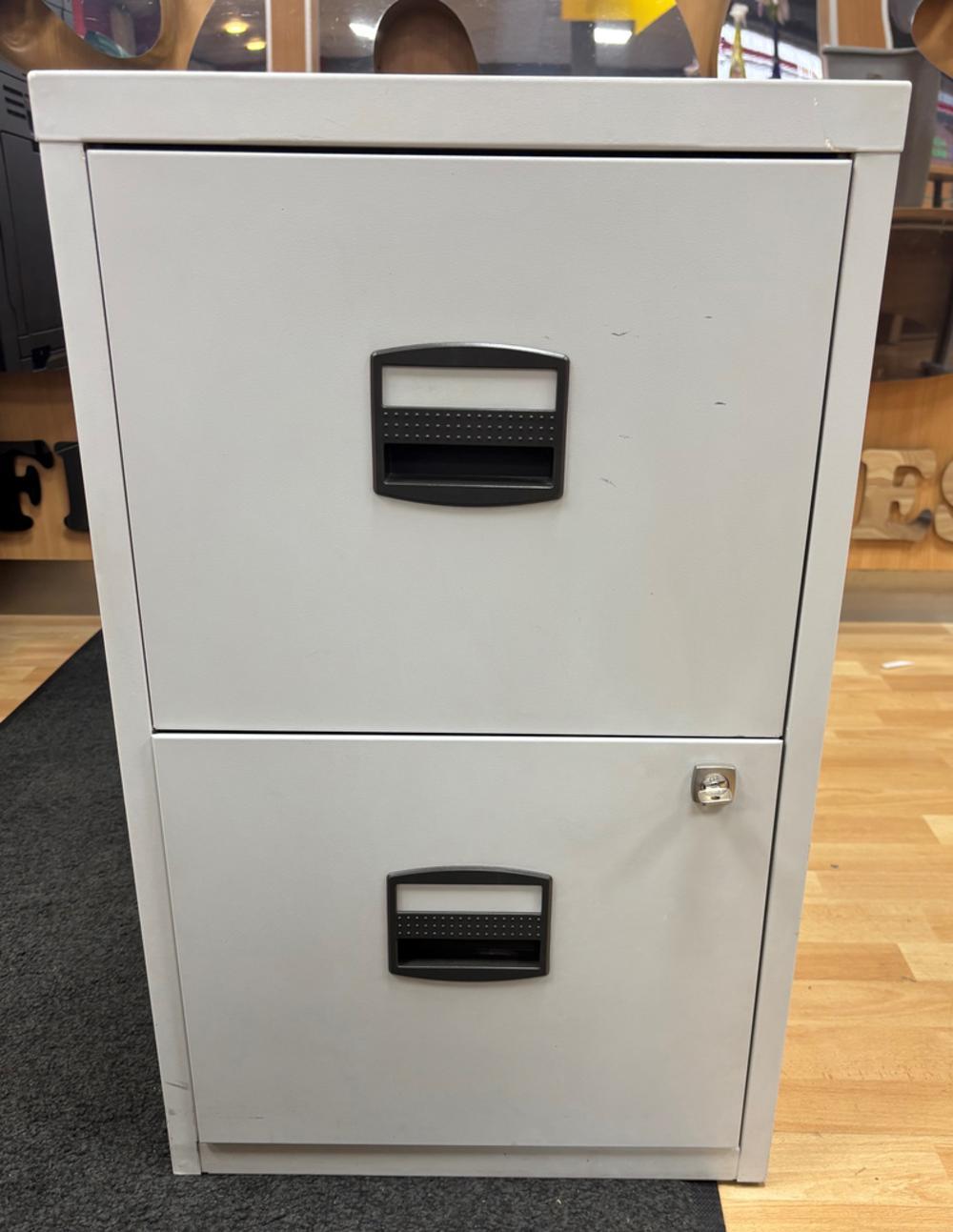 Bisley A4 2 Drawer Filing Cabinet c/w 20 Suspension Files