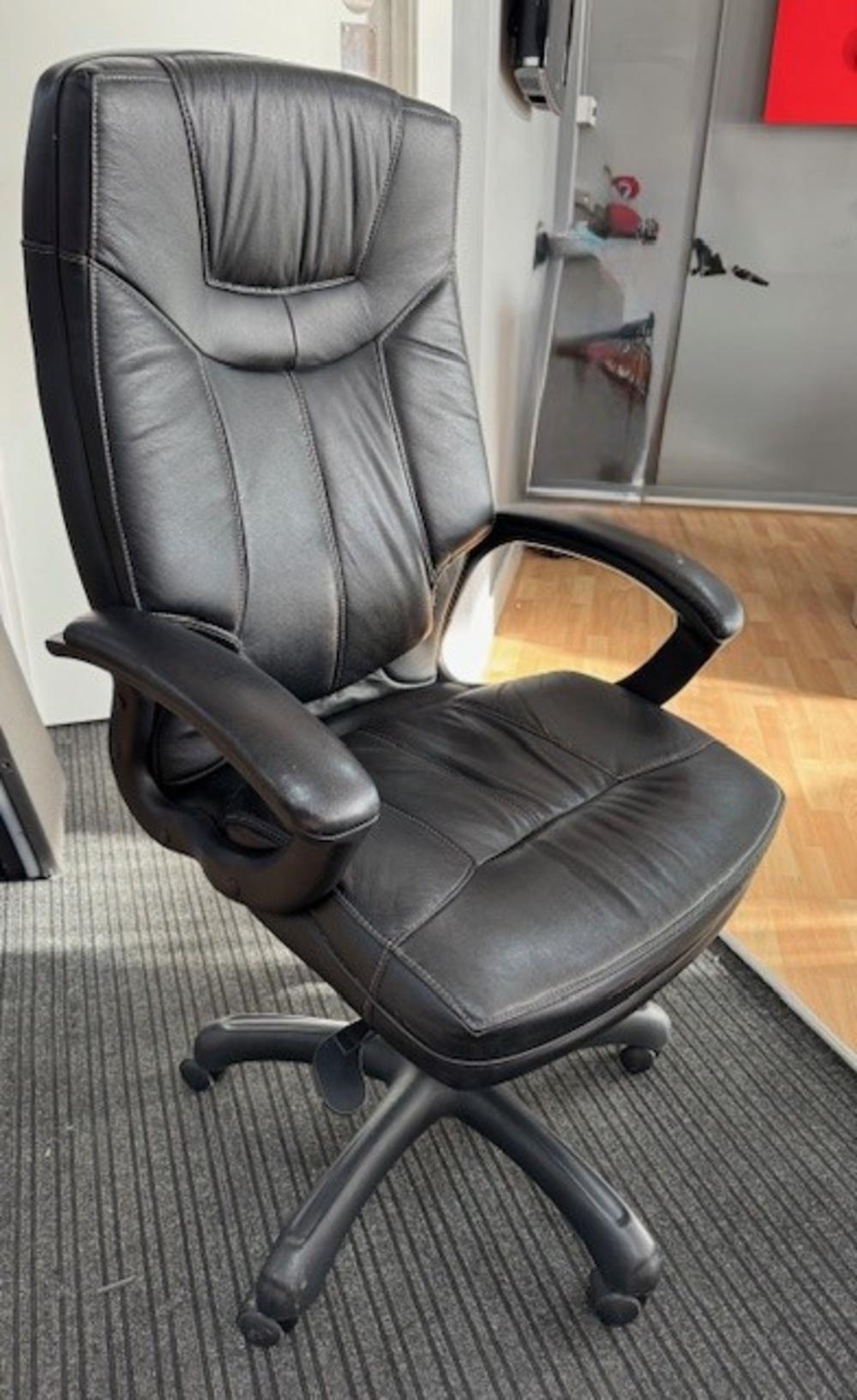 Leather Faced Executive Chair in Black