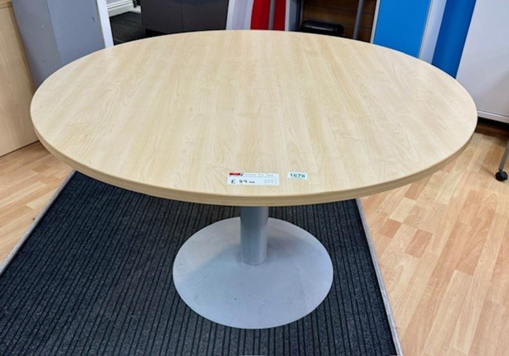 1200mm Dia. Circular Meeting Table on Centre Column Base - Maple