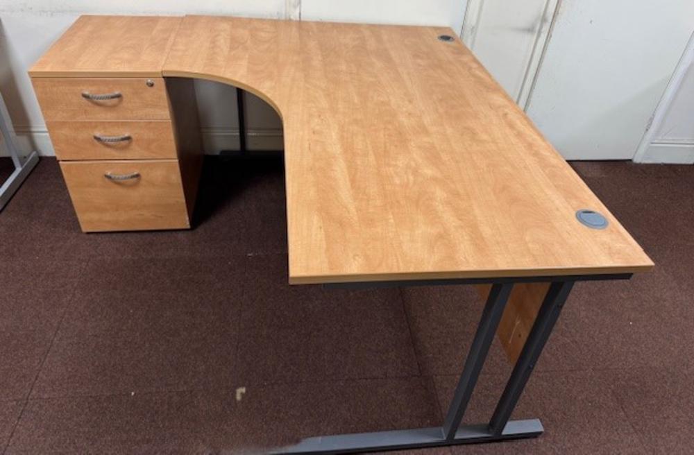 Dams 1600mm Left Hand Radial Desk with Pedestal 
