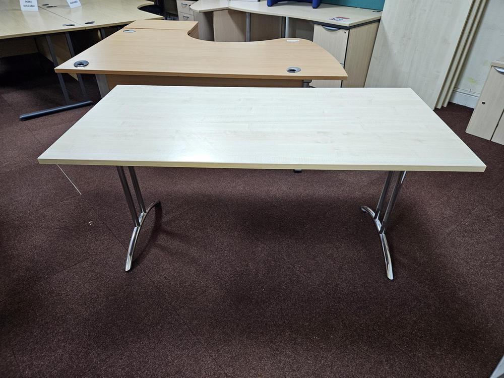 Maple 1600mm x 800mm Folding Meeting Table