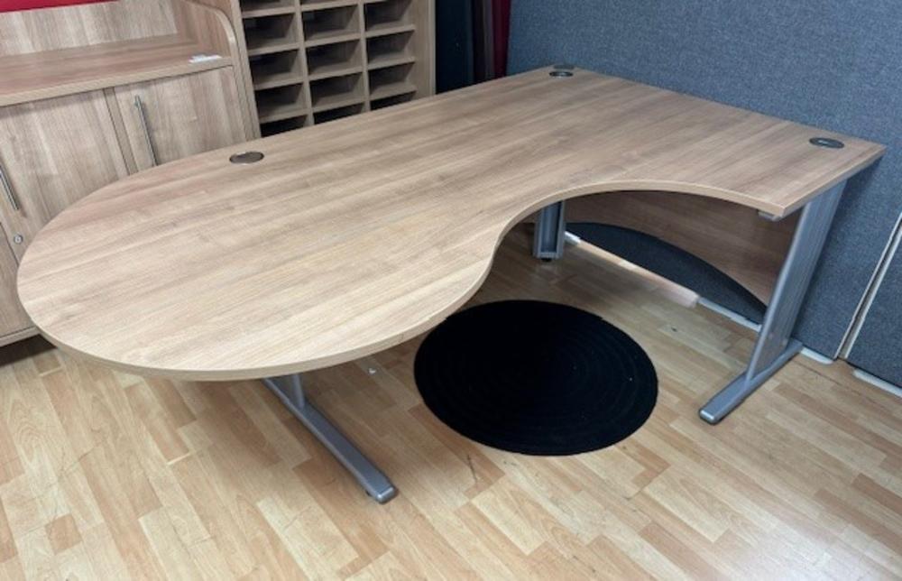 2000mm Santiago Cherry D Ended Radial Desk Right Handed 