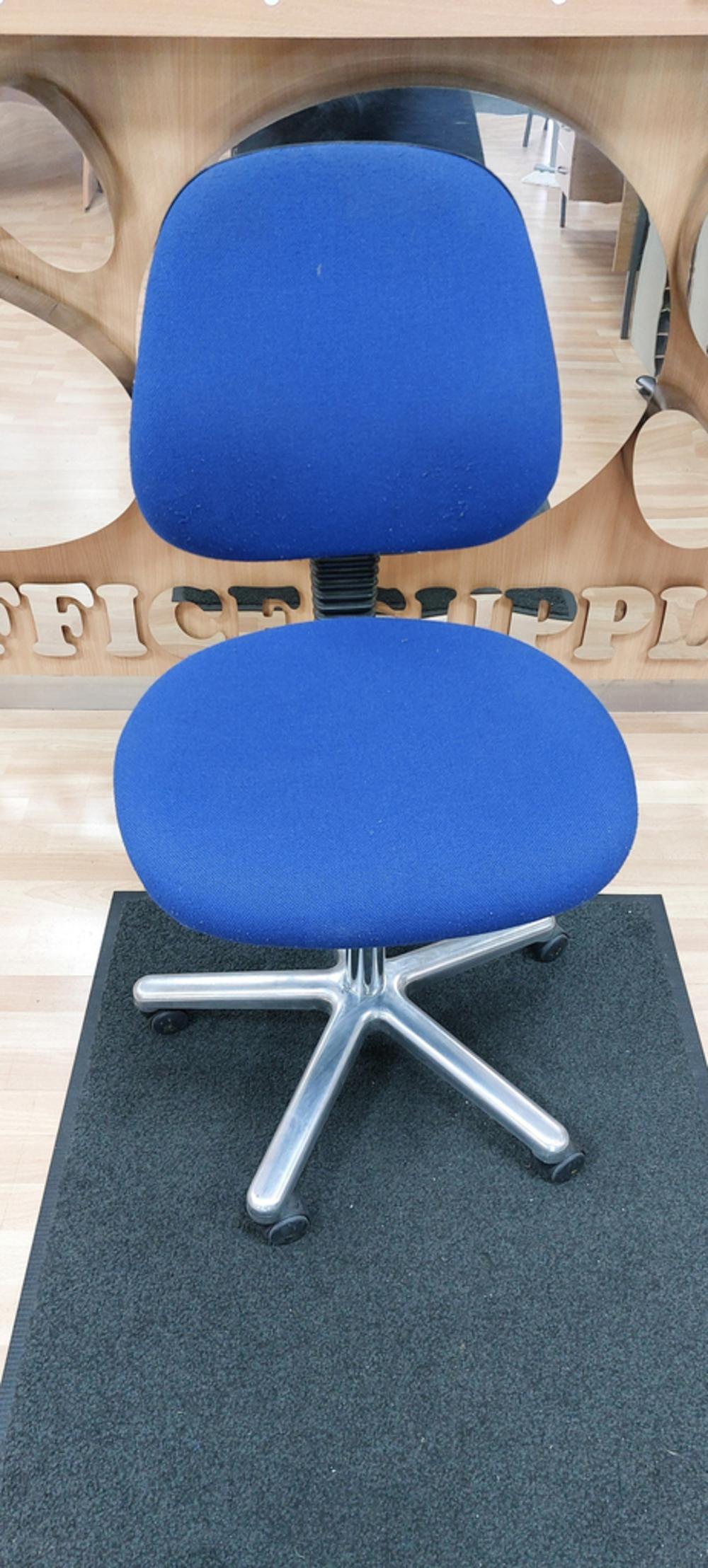 Blue Fabric Medium Back Operator Chair 