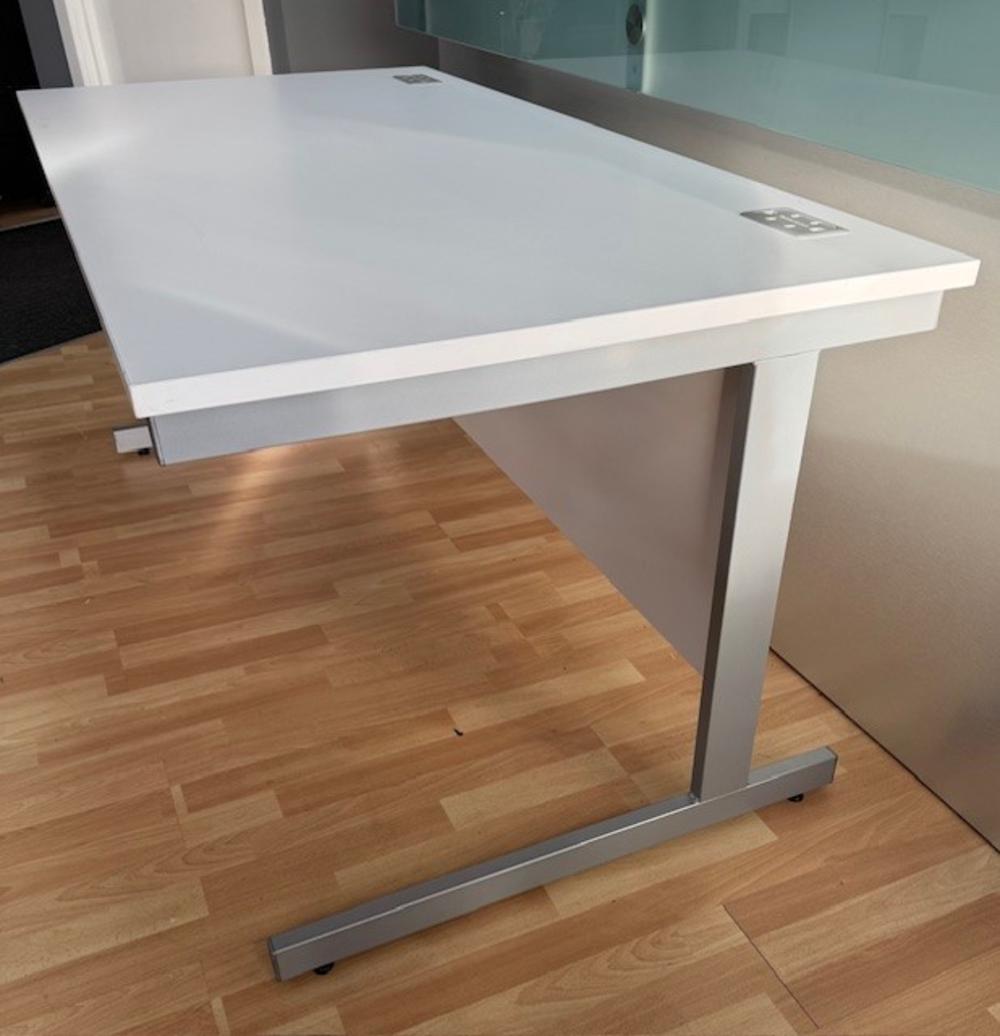 1600 x 800mm White Workstation