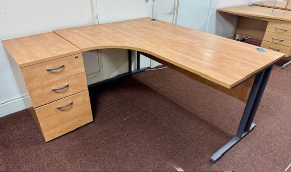 Dams 1600mm Left Hand Radial Desk with Pedestal 