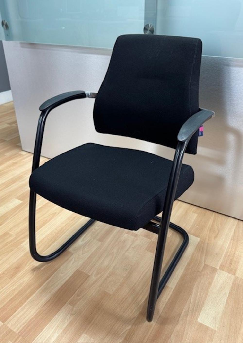 BMA Axia Visit Meeting Arm Chair