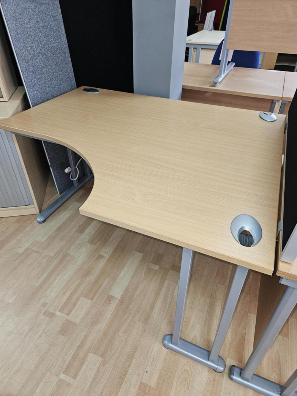 Beech 1400mm Right Handed Radial Desk 