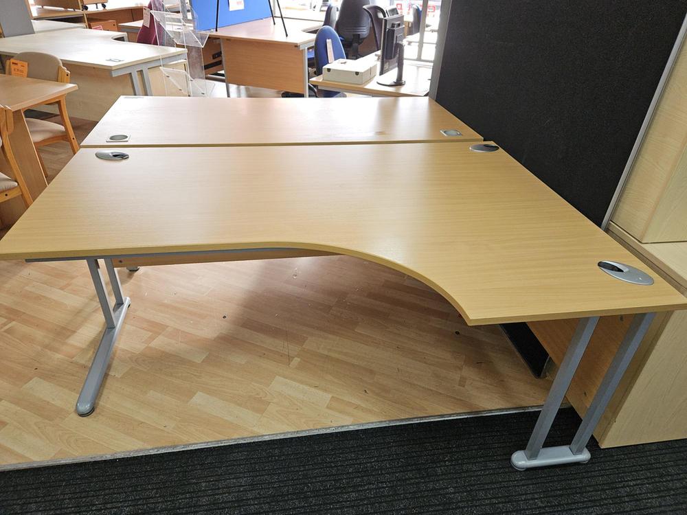 Beech 1800mm Right Handed Radial Desk 