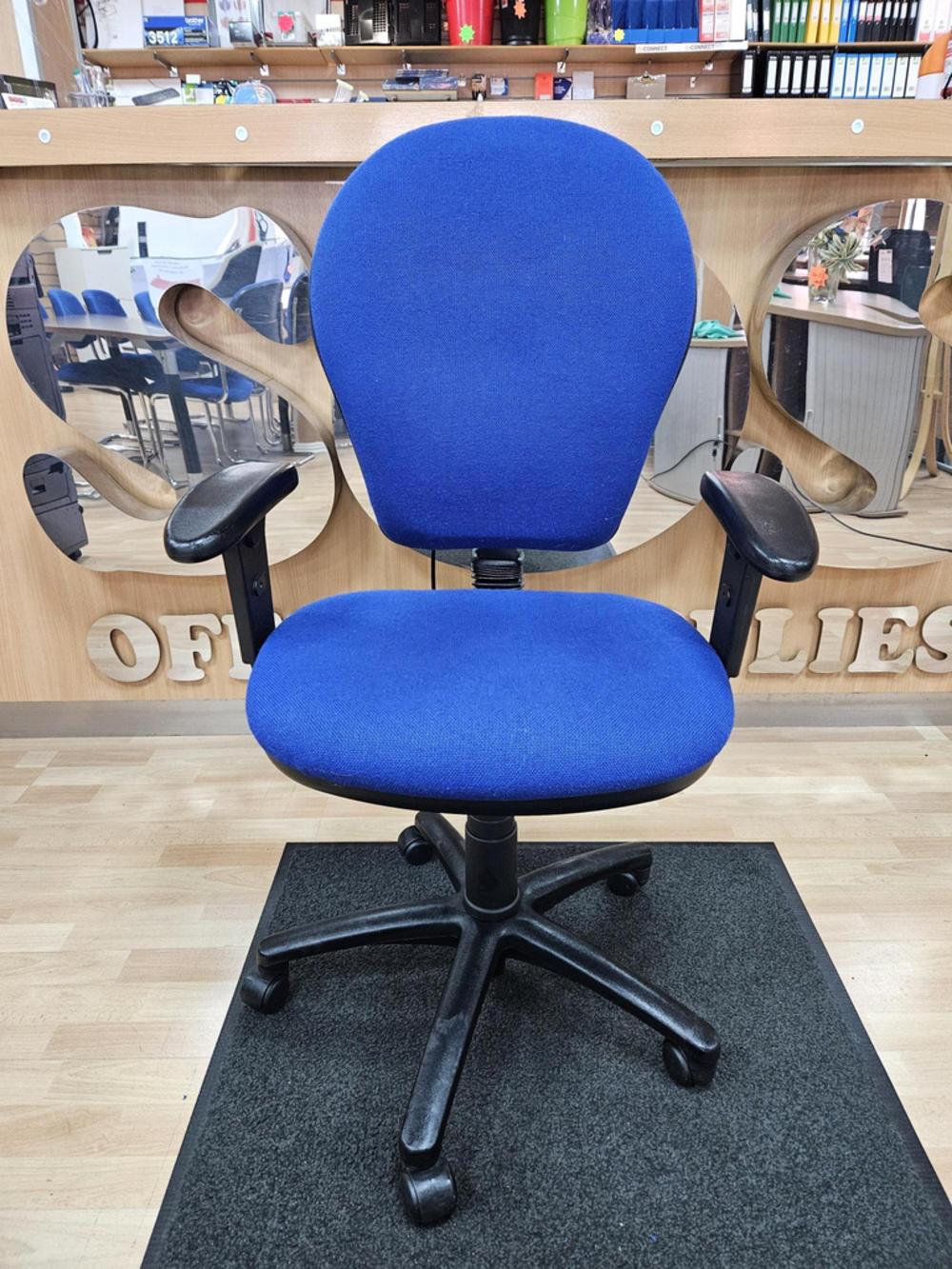 Twin Lever Operator Chair With Adjustable Arms 