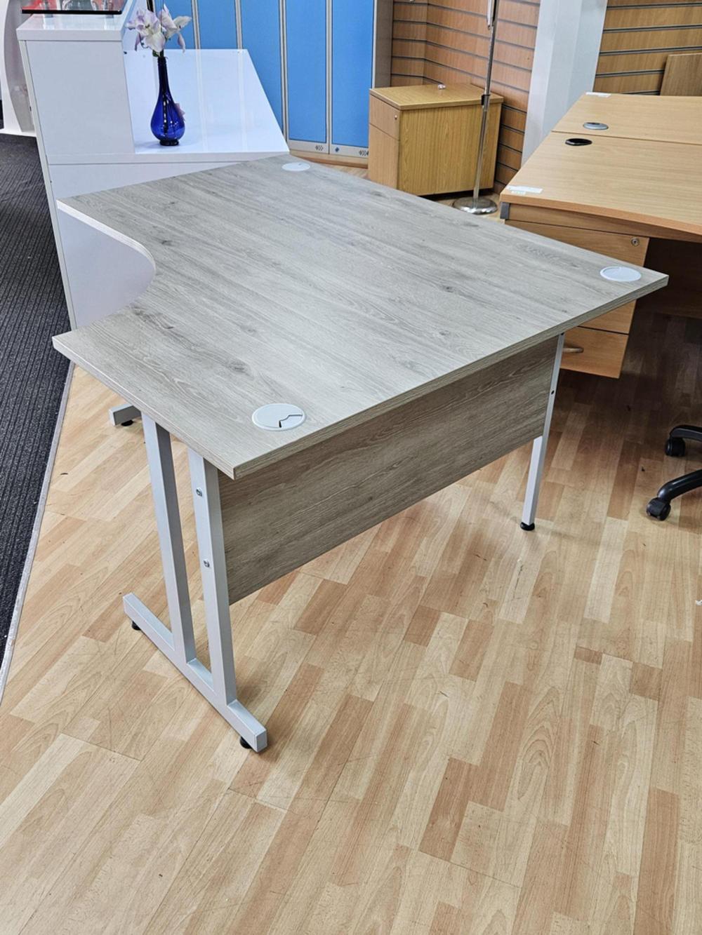 Grey Oak 1400mm Radial Desk Right Handed