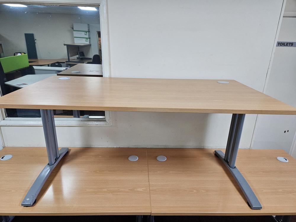 1400mm Beech Workstation With Silver Legs 