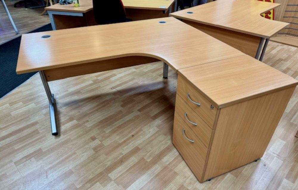 OI Radial Beech 1600mm Desk R/H with Desk High Pedestal