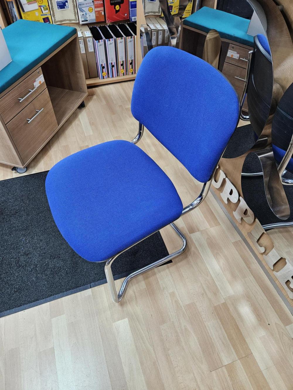 Set Of 8 Blue Fabric Stacking Meeting Chairs Chrome Frame