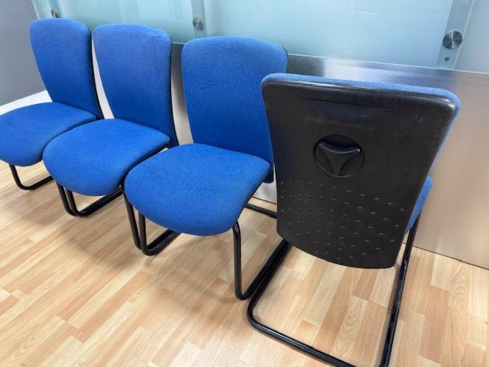 Set Of 4 Cantilever Meeting Chairs in Blue Fabric