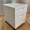 White Steel Mobile 3dr. Pedestal