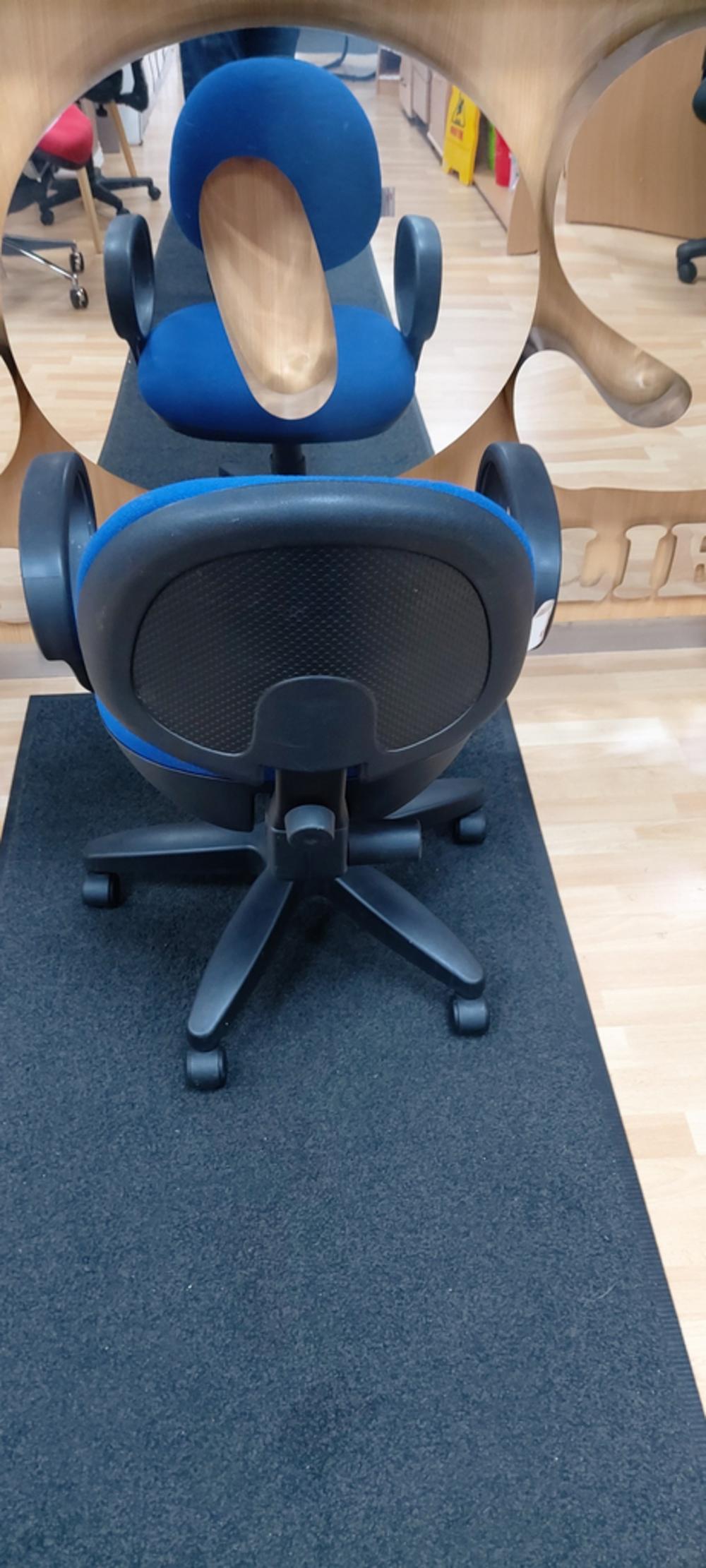 Blue Medium Back Operator Chair With Arms