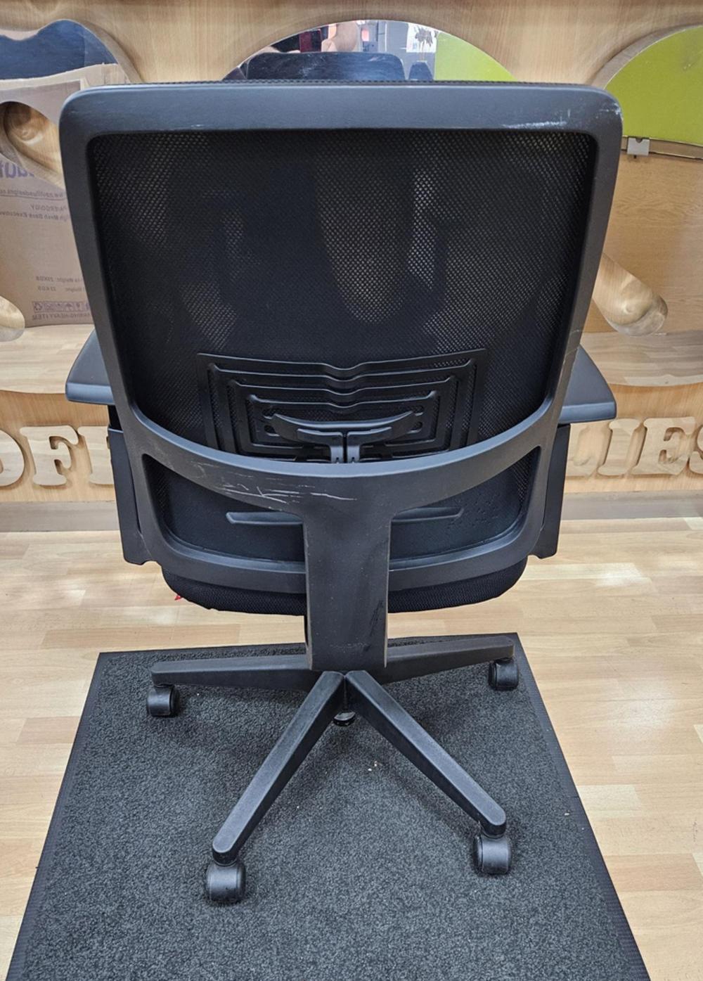 Black Mesh Back Task Chair with 3D Adjustable Arms