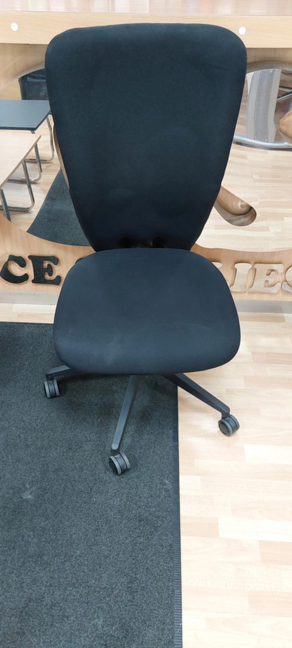 Alliance Black Fabric Mach Chair With Thunder Base 
