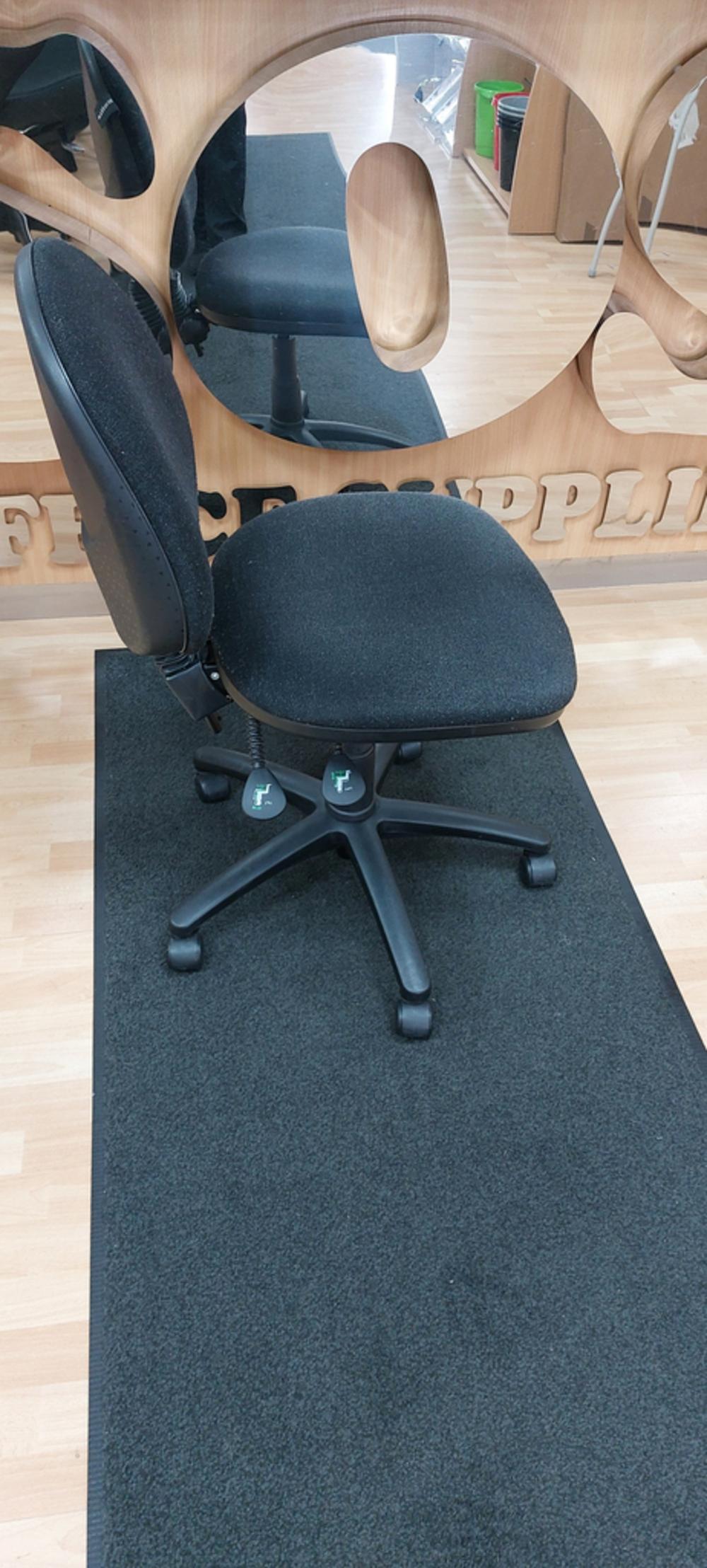Black Medium Back Operator Chair 
