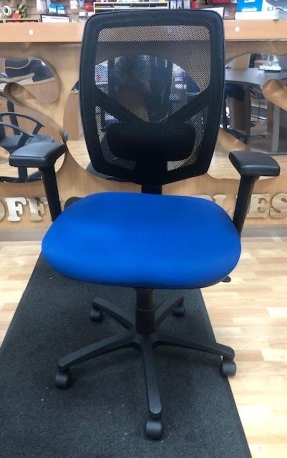 Mesh Back Task Chair with Blue Seat