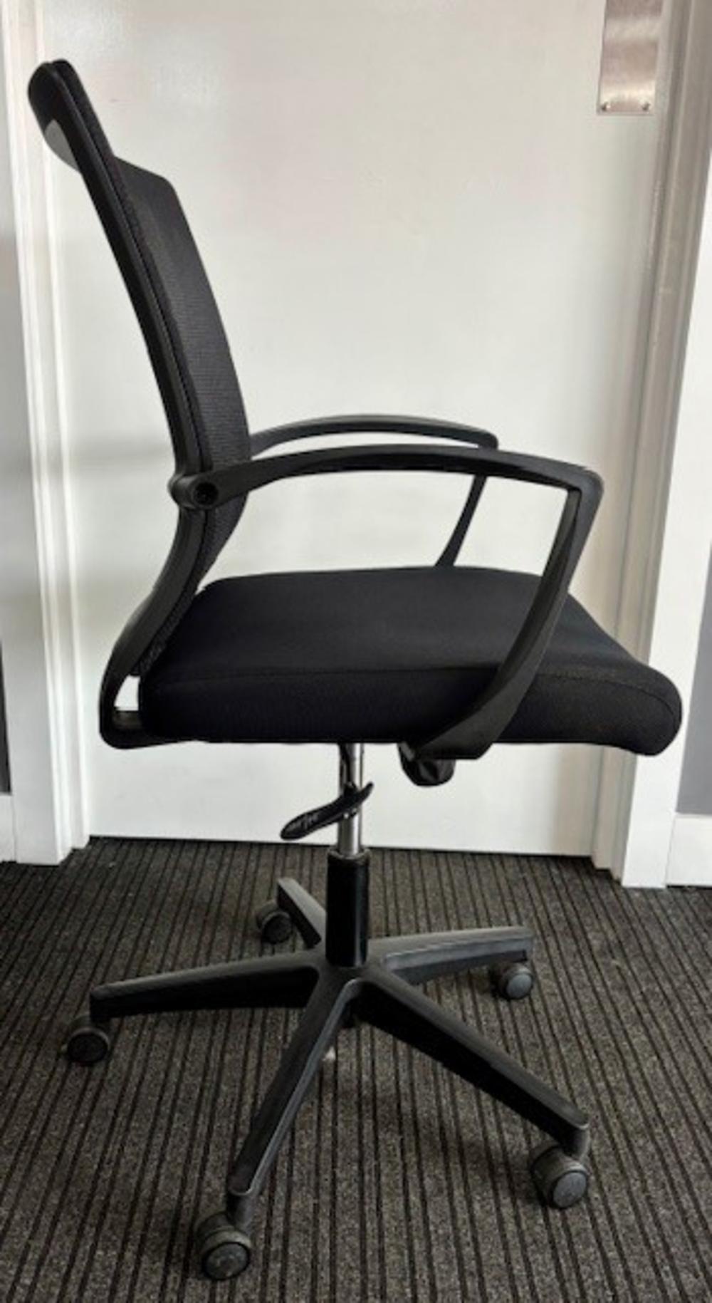 Black Mesh Operator Chair with Fixed Arms