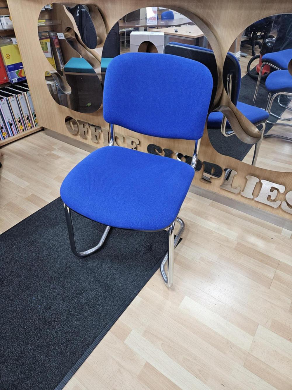 Set Of 8 Blue Fabric Stacking Meeting Chairs Chrome Frame