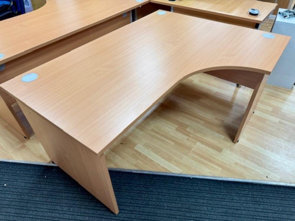 Panel Leg 1600mm Right Hand Radial Desk Beech