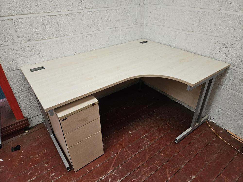 Maple Right Handed 1600mm Radial Desk With Narrow Mobile Pedestal