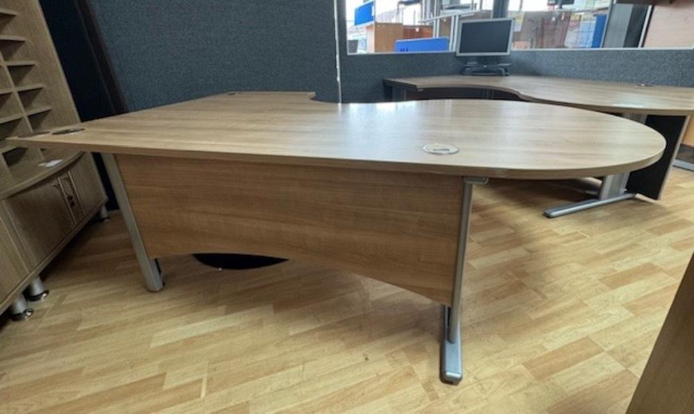 2000mm Santiago Cherry D Ended Radial Desk Right Handed 