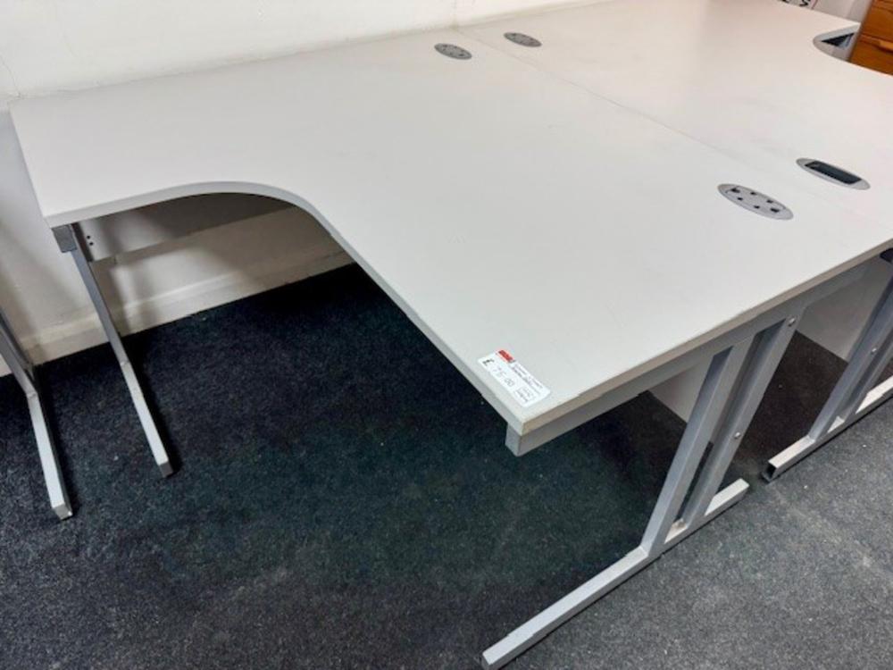 Grey 1400mm L/H Radial Desk 