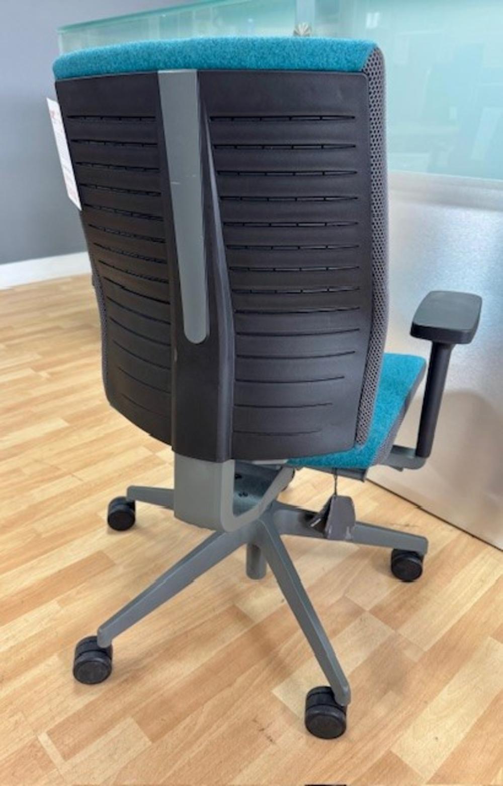 Senator FreeFlex Chair with Adjustble Arm Rests Cost New £540.00