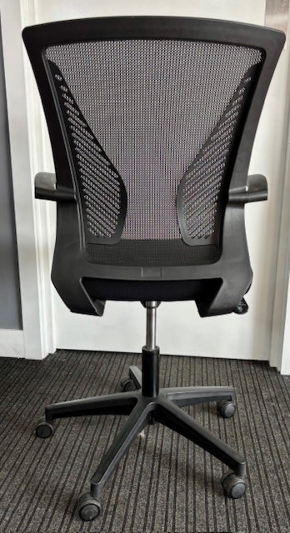 Black Mesh Operator Chair with Fixed Arms