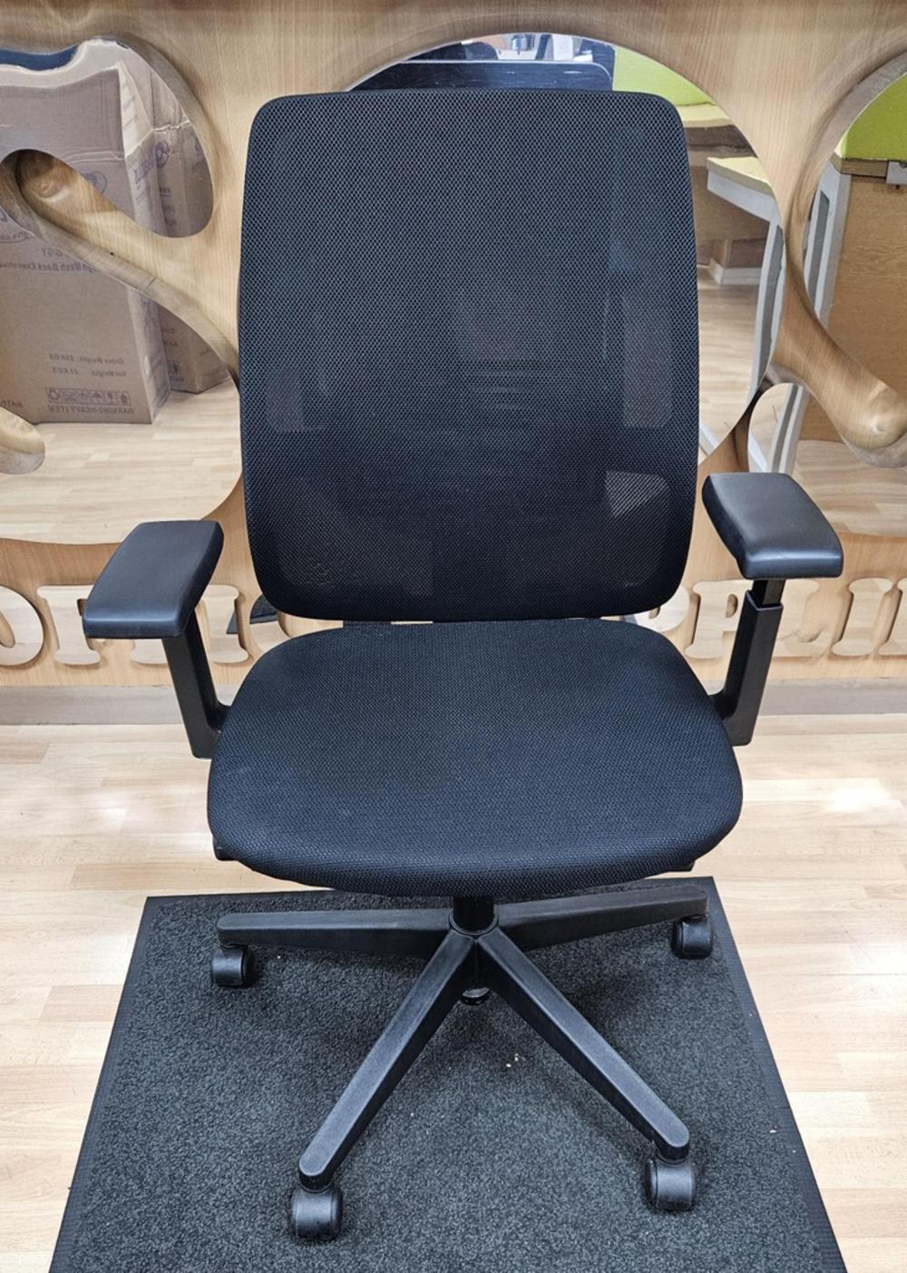 Black Mesh Back Task Chair with 3D Adjustable Arms