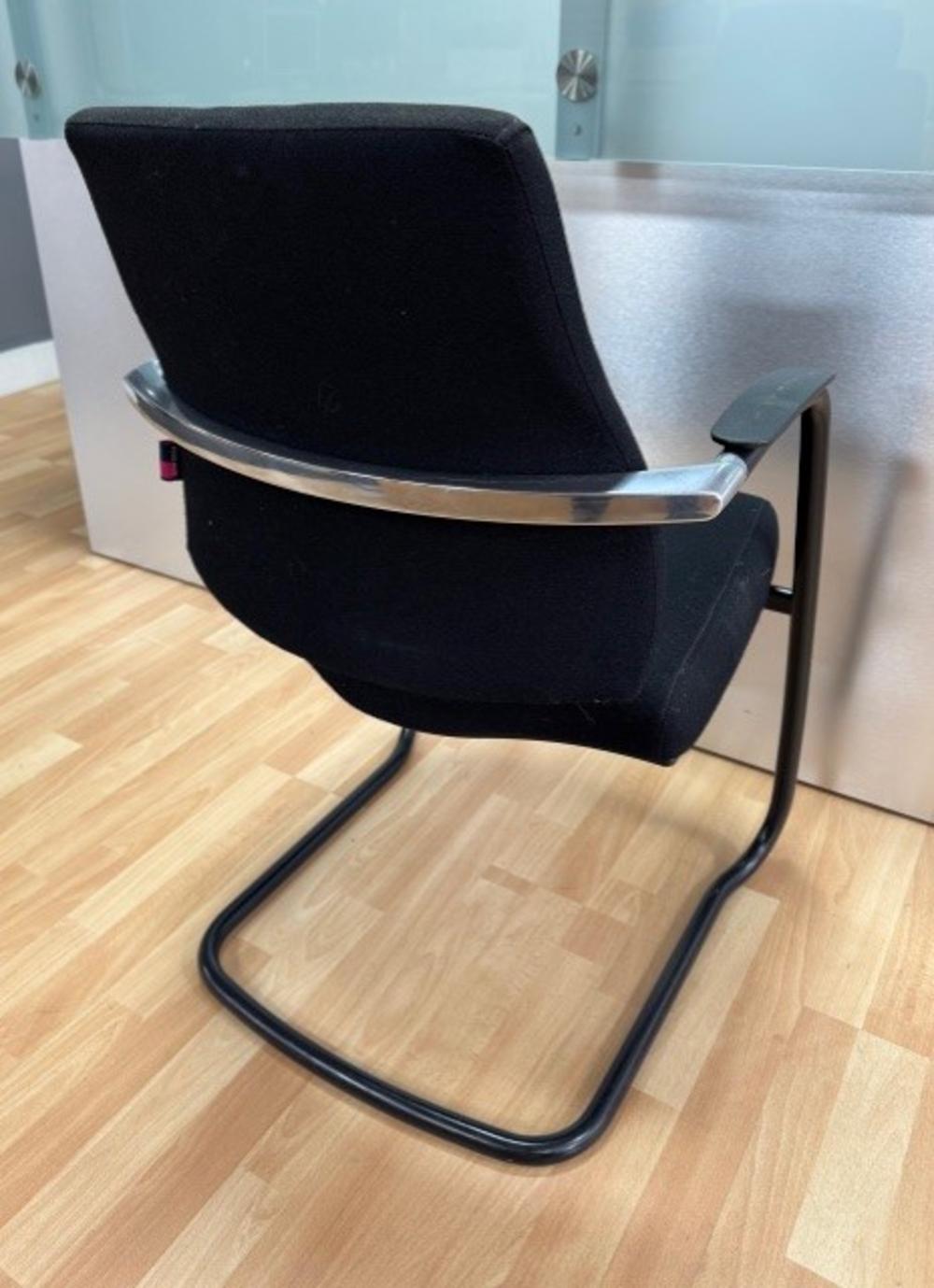 BMA Axia Visit Meeting Arm Chair