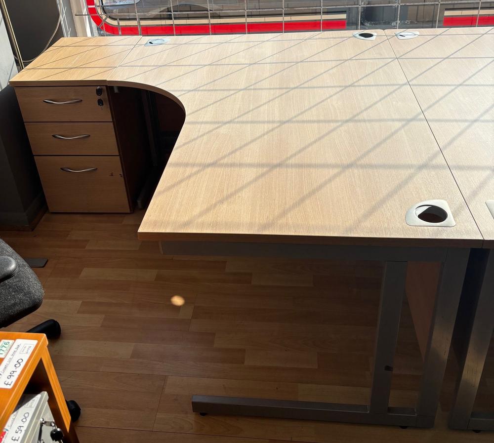 Stone Oak 1600mm L/H Radial Desk with Desk High Pedestal