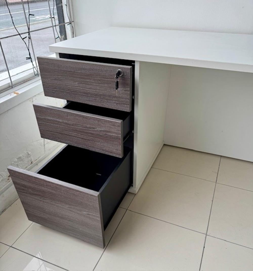 Imperial Executive L -Shaped Desk Anthracite / White