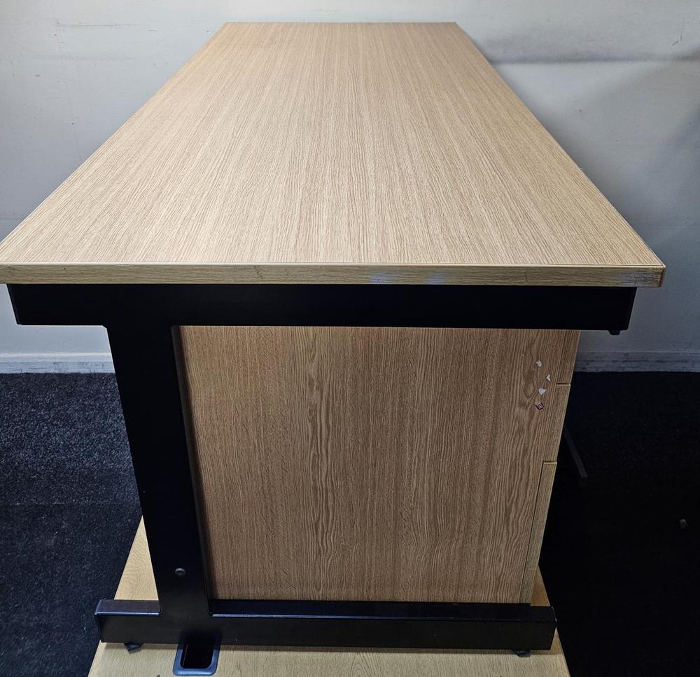 Light Oak 1500mm Workstation with Mobile Pedestal