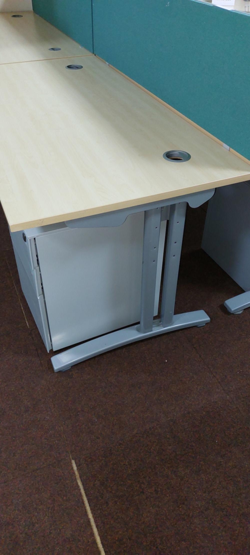 Maple 1600mm Wave Desk With Silver Mobile Pedestal