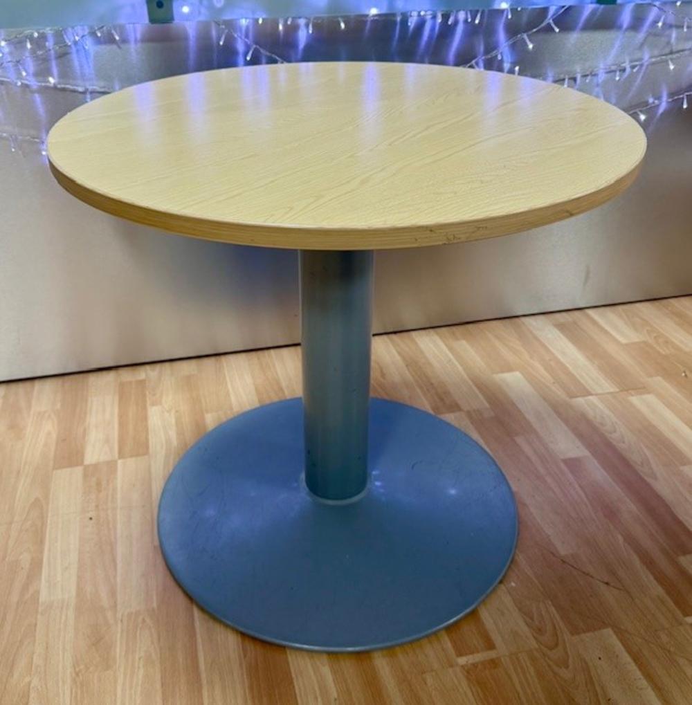 800mm Dia. Circular Meeting Table In Japanese Ash