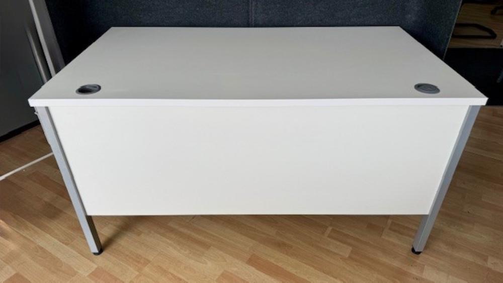 Dams 1400 x 800mm White Workstation with Modesty Panel